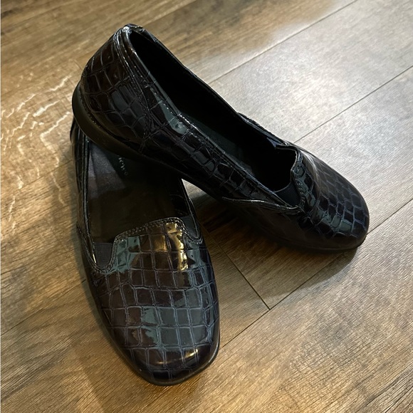 Comfortview Navy Slip Ons 7 Wide 7W - Picture 2 of 7